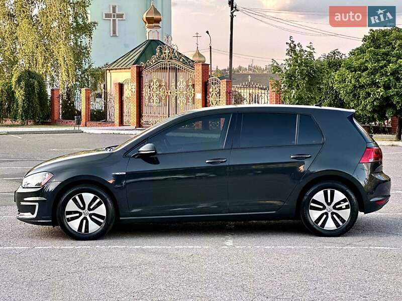 Хетчбек Volkswagen e-Golf 2016 в Кривому Розі фото 14 Хетчбек Volkswagen e-Golf 2016 в Кривому Розі