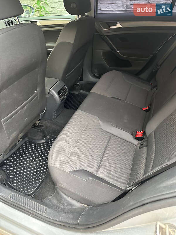 Хетчбек Volkswagen e-Golf 2019 в Івано-Франківську