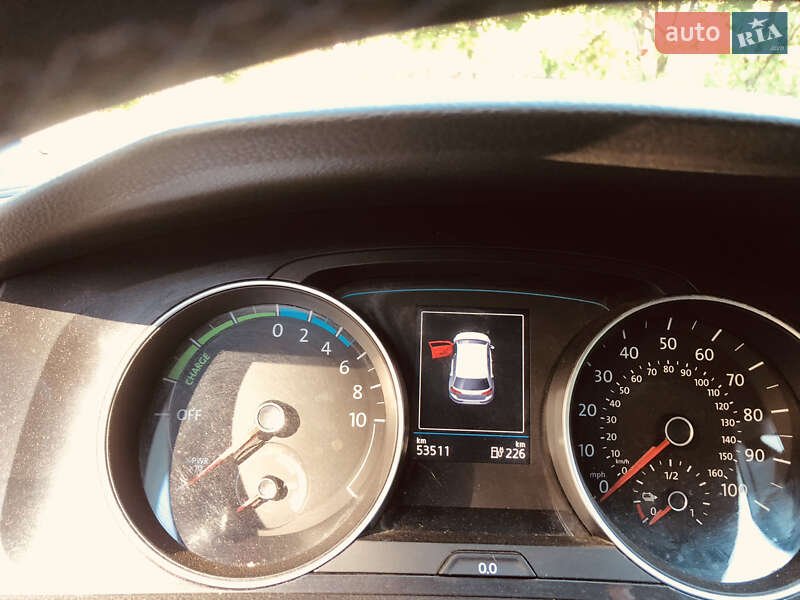 Хетчбек Volkswagen e-Golf 2019 в Івано-Франківську