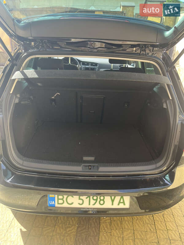 Хэтчбек Volkswagen e-Golf 2015 в Львове фото 10 Хэтчбек Volkswagen e-Golf 2015 в Львове