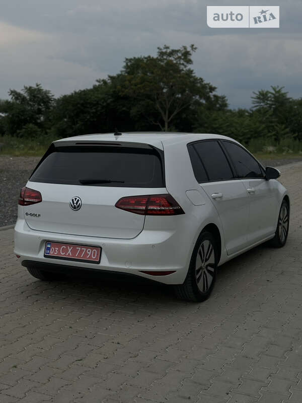 Хетчбек Volkswagen e-Golf 2016 в Ужгороді