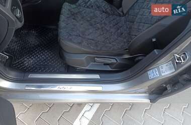 Хэтчбек Volkswagen e-Golf 2017 в 