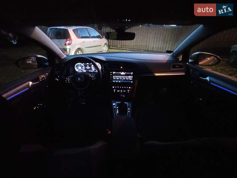 Хэтчбек Volkswagen e-Golf 2017 в Черновцах