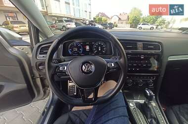 Хэтчбек Volkswagen e-Golf 2017 в 