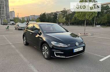 Хетчбек Volkswagen e-Golf 2018 в Бучі