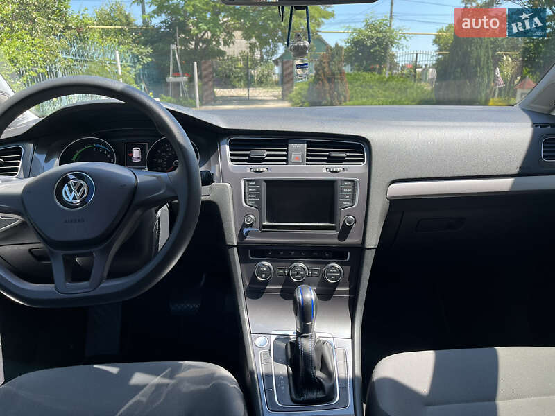 Хэтчбек Volkswagen e-Golf 2016 в Одессе