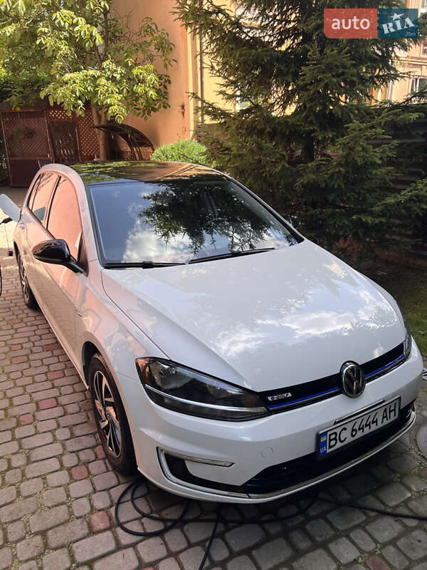 Хэтчбек Volkswagen e-Golf 2017 в Львове