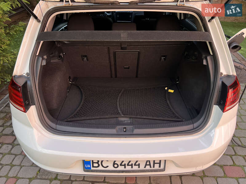 Хэтчбек Volkswagen e-Golf 2017 в Львове