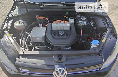 Хэтчбек Volkswagen e-Golf 2015 в 