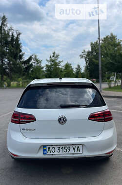 Хэтчбек Volkswagen e-Golf 2014 в Ужгороде