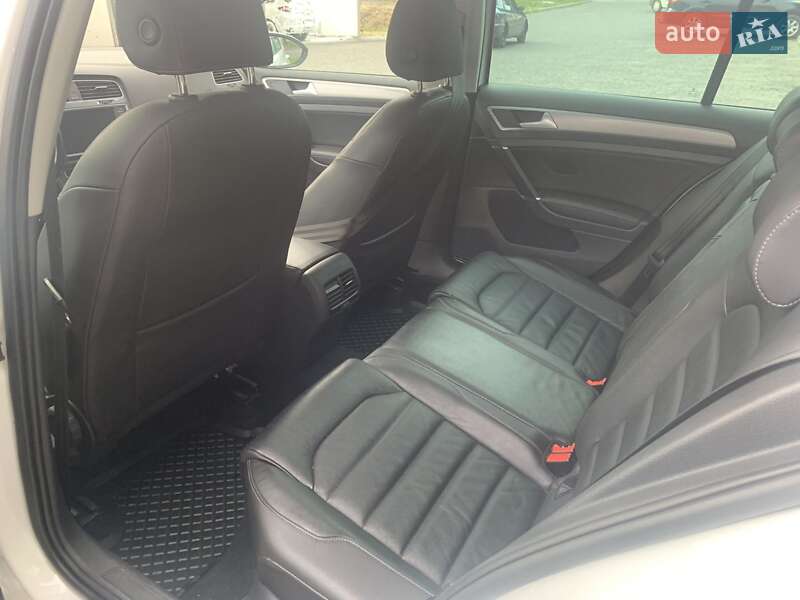 Хэтчбек Volkswagen e-Golf 2015 в Хмельницком