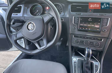 Хэтчбек Volkswagen e-Golf 2015 в 