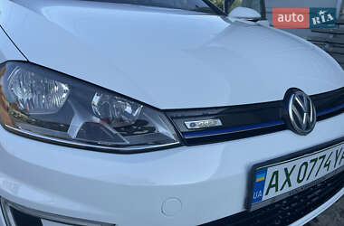 Хэтчбек Volkswagen e-Golf 2015 в 