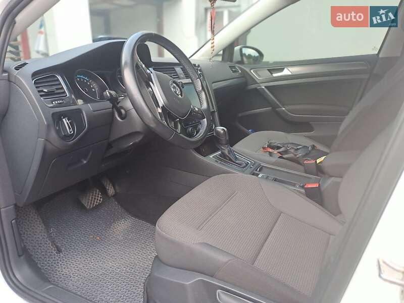 Хетчбек Volkswagen e-Golf 2020 в Жовкві