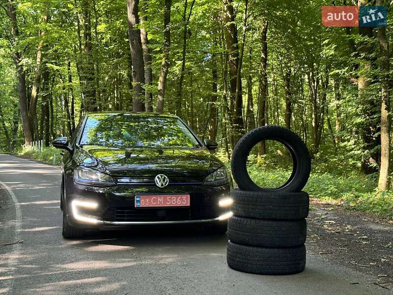 Хэтчбек Volkswagen e-Golf 2015 в Луцке