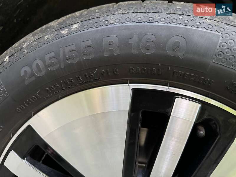 Хэтчбек Volkswagen e-Golf 2015 в Луцке