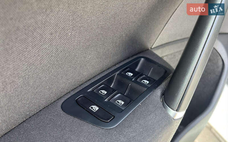 Хетчбек Volkswagen e-Golf 2019 в Мукачевому