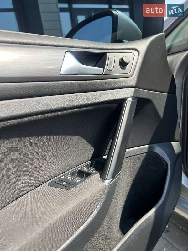 Хэтчбек Volkswagen e-Golf 2018 в Ковеле фото 10 Хэтчбек Volkswagen e-Golf 2018 в Ковеле