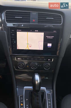 Хетчбек Volkswagen e-Golf 2019 в 