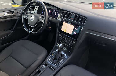 Хетчбек Volkswagen e-Golf 2019 в 