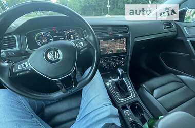 Хетчбек Volkswagen e-Golf 2019 в Києві