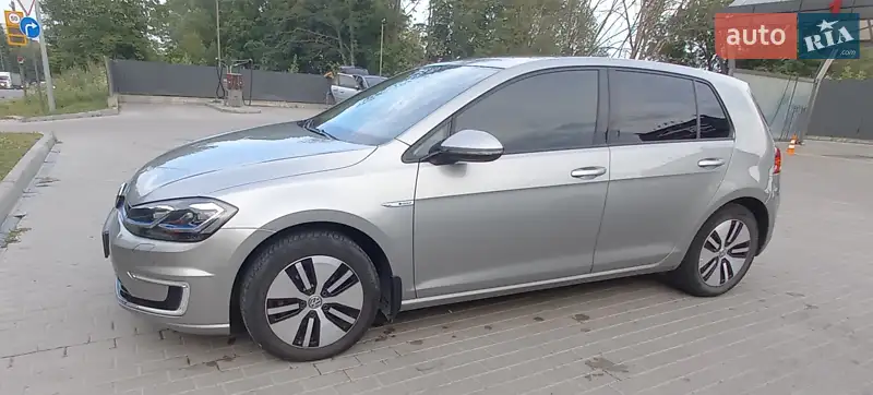 Volkswagen e-Golf 2017 VIN WVWZZZAUZJ8902122 фото оголошення 10 з 44