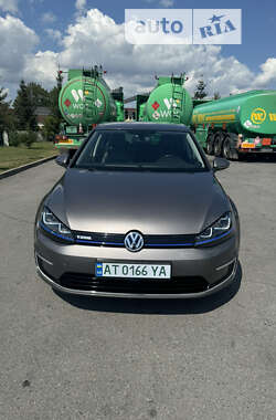 Хетчбек Volkswagen e-Golf 2015 в Тисмениці