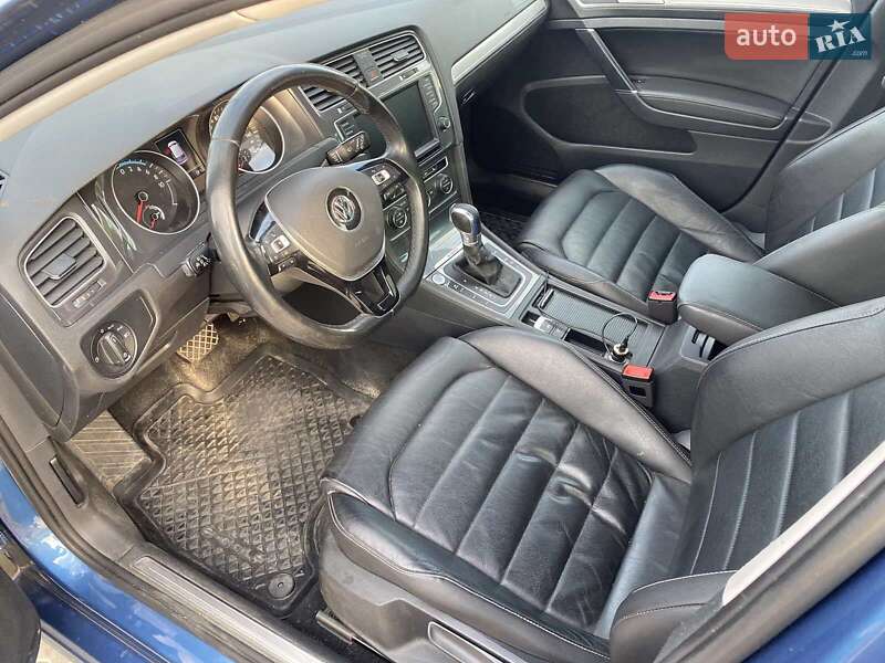 Хетчбек Volkswagen e-Golf 2015 в Кагарлику