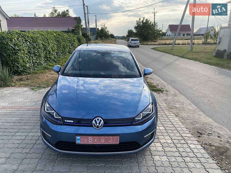 Хетчбек Volkswagen e-Golf 2015 в Кагарлику