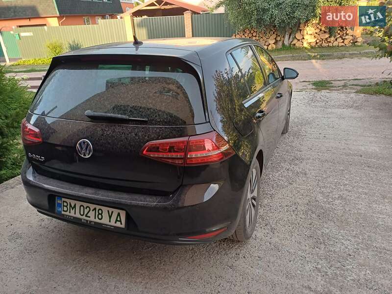 Хетчбек Volkswagen e-Golf 2016 в Сумах