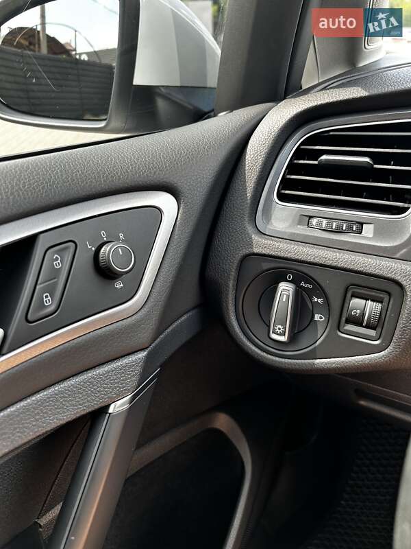Хетчбек Volkswagen e-Golf 2015 в Черкасах