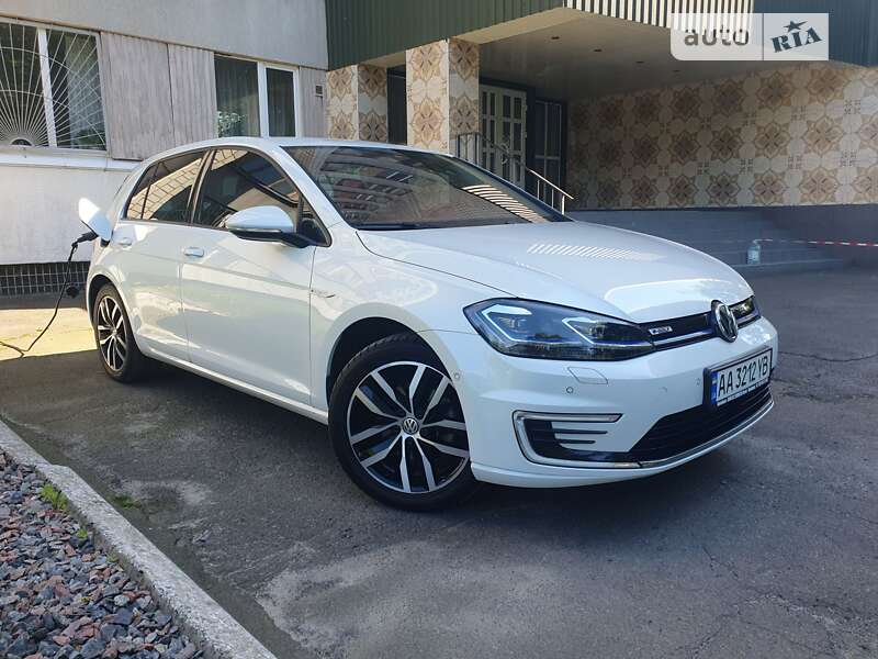 Хетчбек Volkswagen e-Golf 2019 в Києві