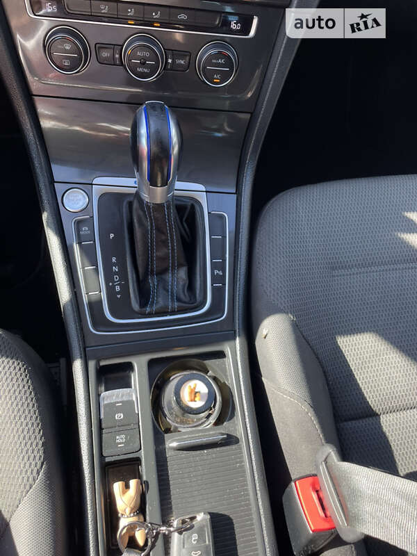 Хэтчбек Volkswagen e-Golf 2018 в Черновцах фото 14 Хэтчбек Volkswagen e-Golf 2018 в Черновцах