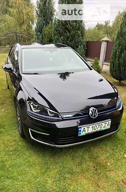 Хетчбек Volkswagen e-Golf 2015 в Рожнятові