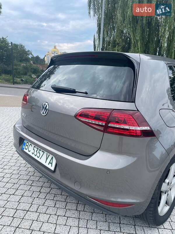 Хетчбек Volkswagen e-Golf 2014 в Львові