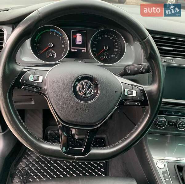 Хетчбек Volkswagen e-Golf 2014 в Кропивницькому