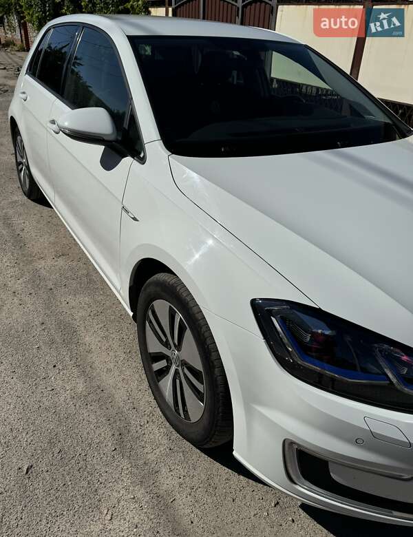 Хэтчбек Volkswagen e-Golf 2017 в Никополе