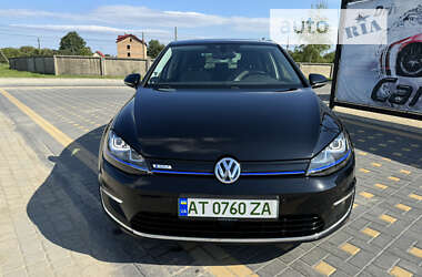 Хэтчбек Volkswagen e-Golf 2014 в Коломые