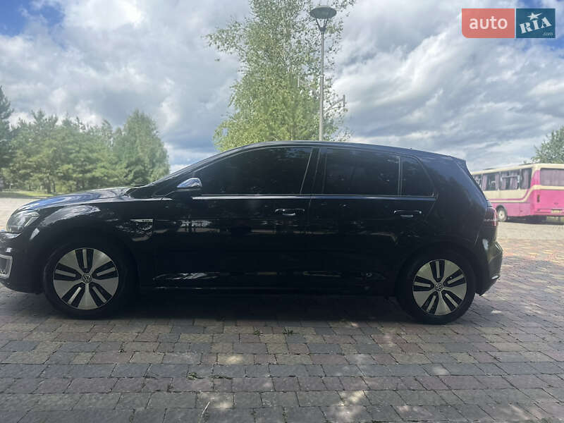 Хэтчбек Volkswagen e-Golf 2015 в 
