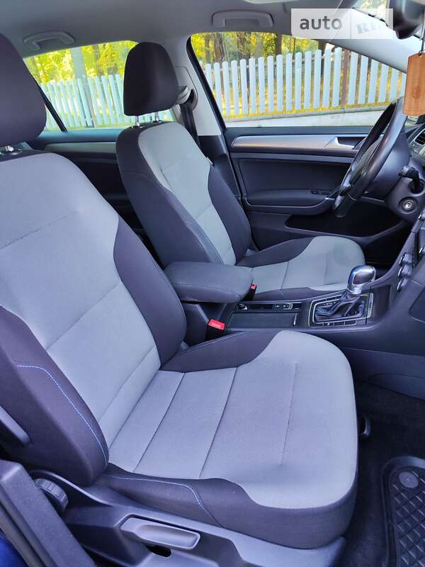 Хетчбек Volkswagen e-Golf 2015 в Дрогобичі