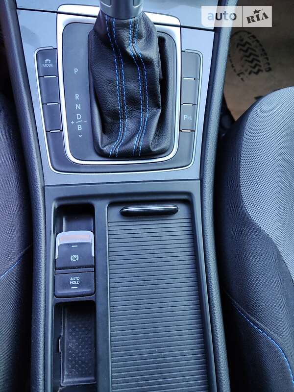 Хетчбек Volkswagen e-Golf 2015 в Дрогобичі