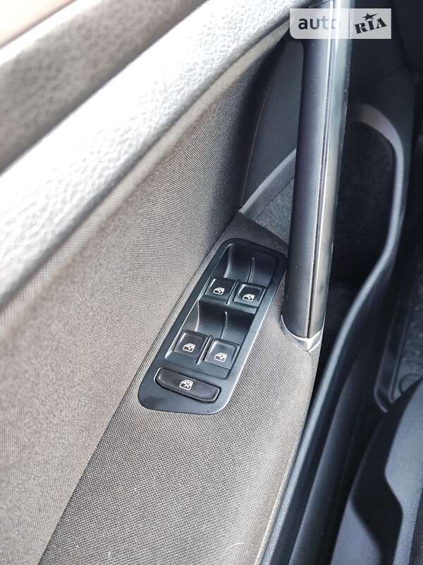 Хетчбек Volkswagen e-Golf 2015 в Дрогобичі