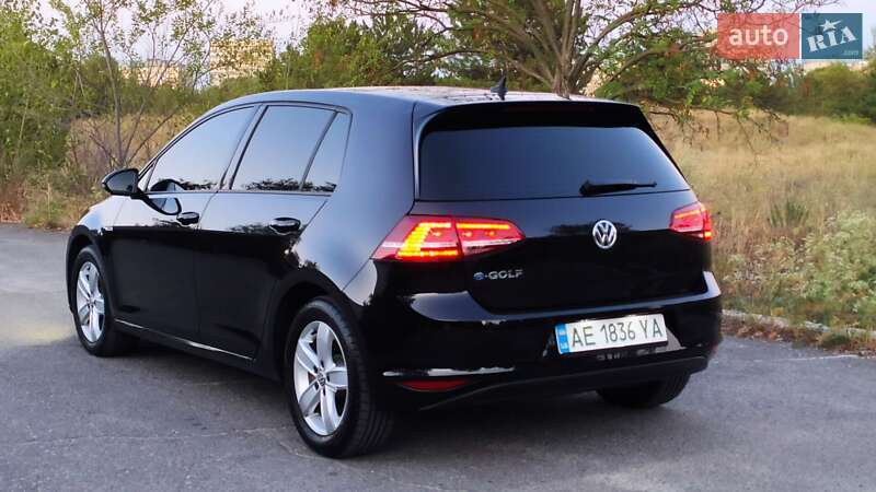 Хэтчбек Volkswagen e-Golf 2016 в Днепре