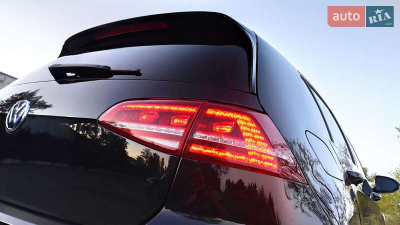 Хэтчбек Volkswagen e-Golf 2016 в Днепре