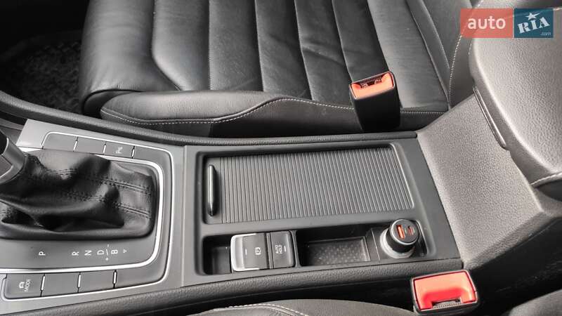 Хэтчбек Volkswagen e-Golf 2016 в Днепре