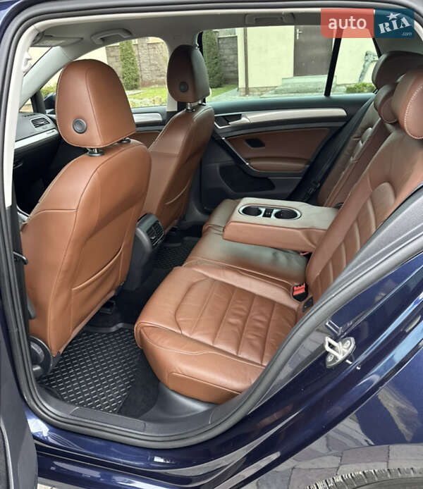 Хэтчбек Volkswagen e-Golf 2015 в Ивано-Франковске