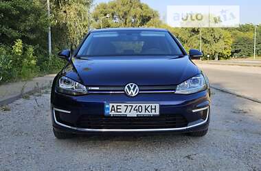 Хэтчбек Volkswagen e-Golf 2017 в Днепре