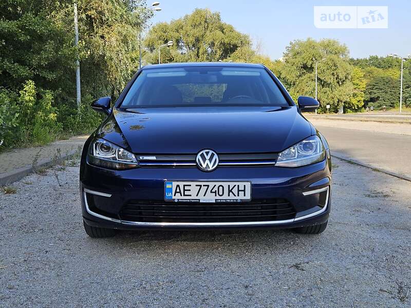 Хетчбек Volkswagen e-Golf 2017 в Дніпрі