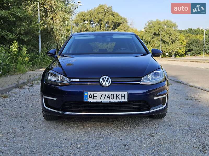 Хетчбек Volkswagen e-Golf 2017 в Дніпрі