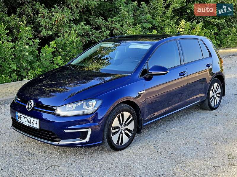 Хетчбек Volkswagen e-Golf 2017 в Дніпрі